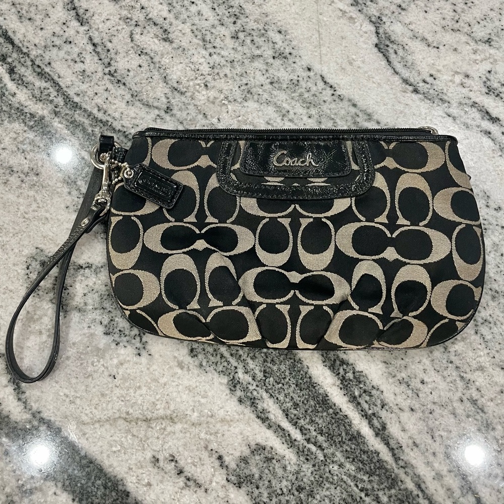 Coach Black Signature CC Wristlet Clutch Zip Closure